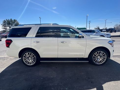 Used 2022 Ford Expedition Platinum AWD/4WD image 6
