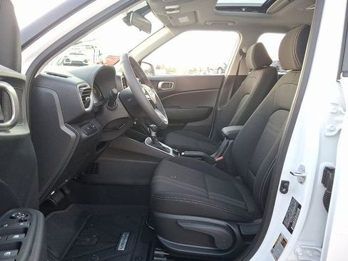 New 2026 Hyundai Venue SEL FWD image 13