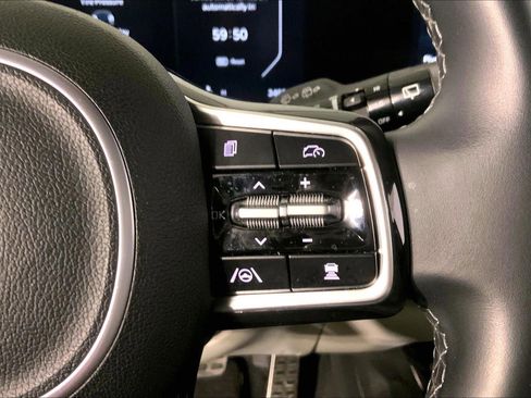 Used 2024 Kia Sorento SX image 19