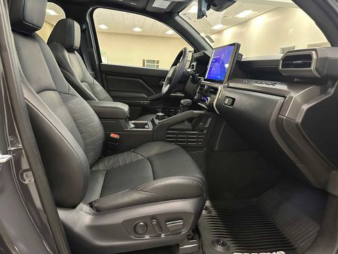 Certified 2025 Toyota Tacoma TRD Off-Road w/ TRD Off Road Premium Package AWD/4WD image 30