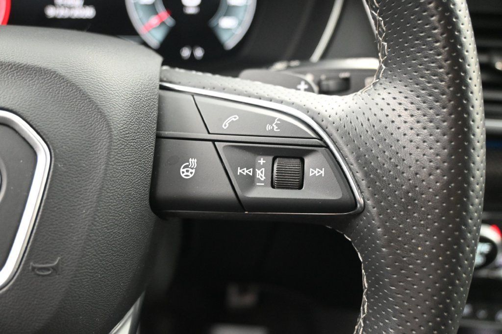 Used 2024 Audi SQ5 Prestige AWD/4WD image 17