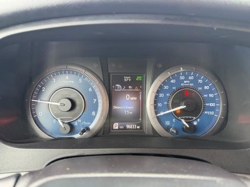 Used 2019 Toyota Sienna XLE FWD image 19