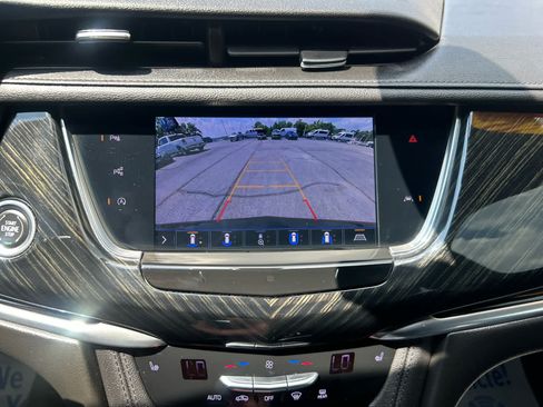 Used 2020 Cadillac XT6 Premium Luxury AWD/4WD image 17
