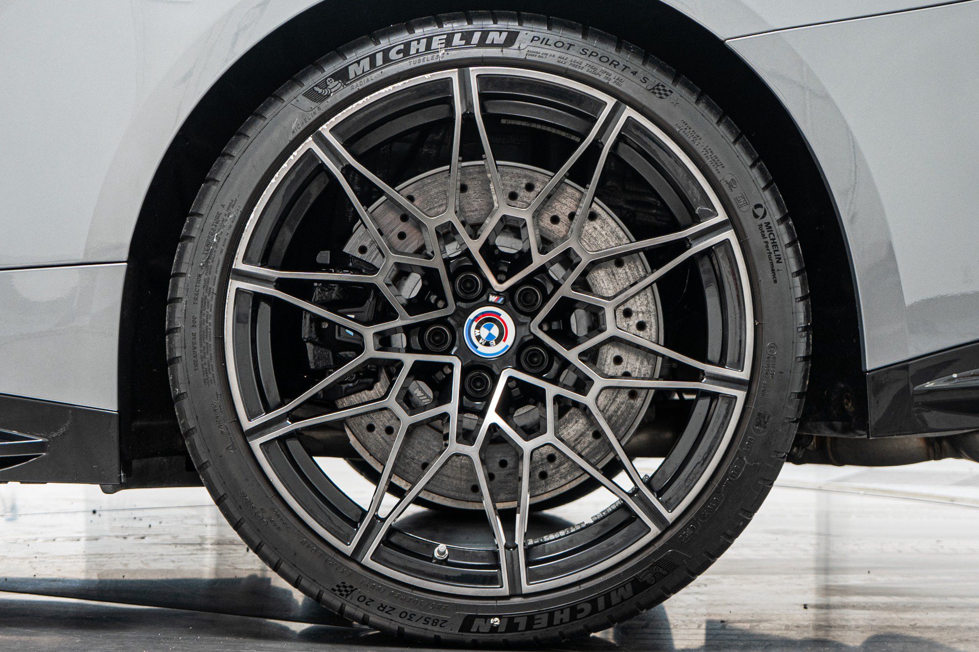 Used 2022 BMW M4 Competition w/ Executive Package RWD image 11
