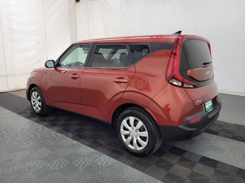 Used 2022 Kia Soul LX image 3
