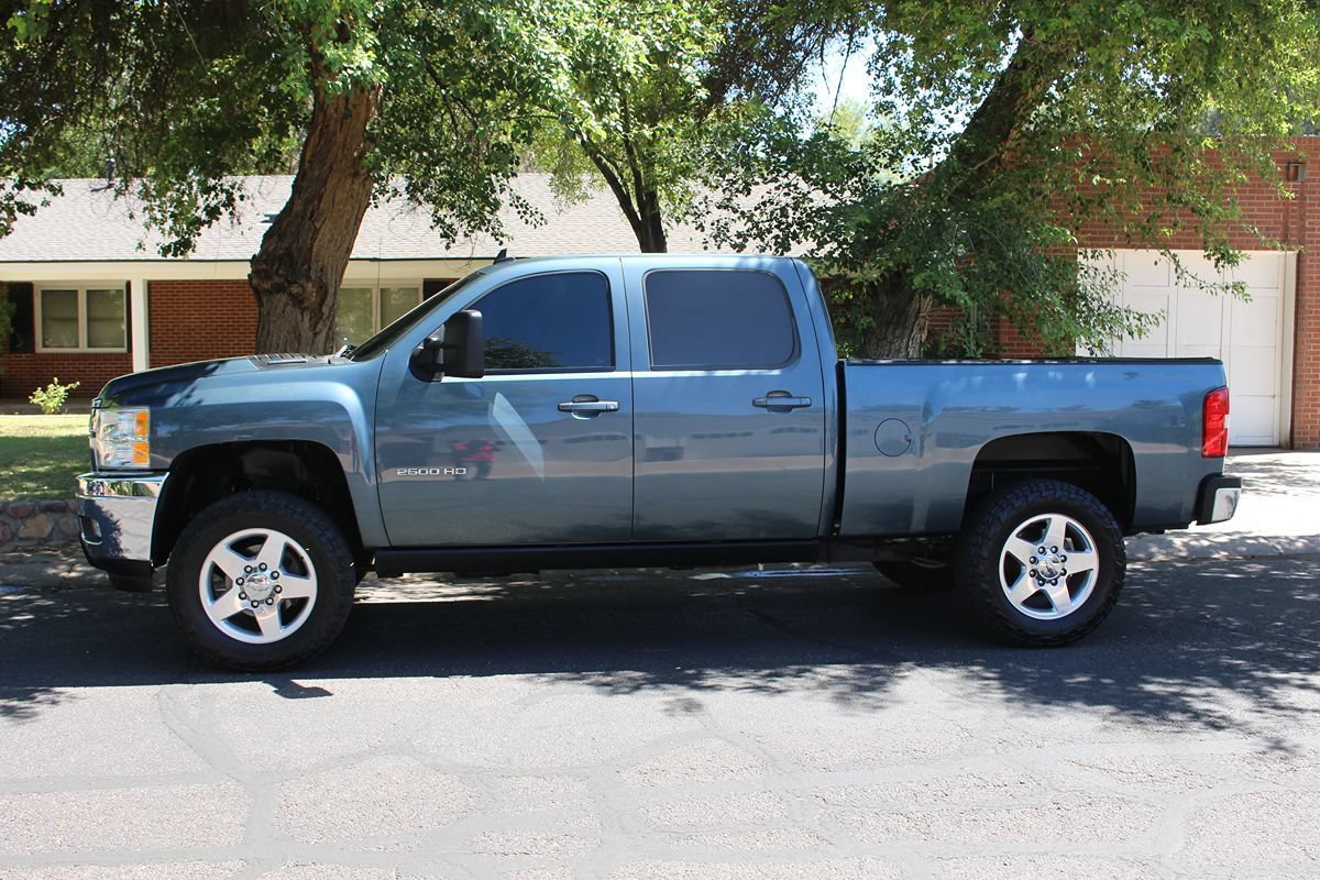 Used 2013 Chevrolet Silverado 2500 LTZ w/ LTZ Plus Package AWD/4WD image 2