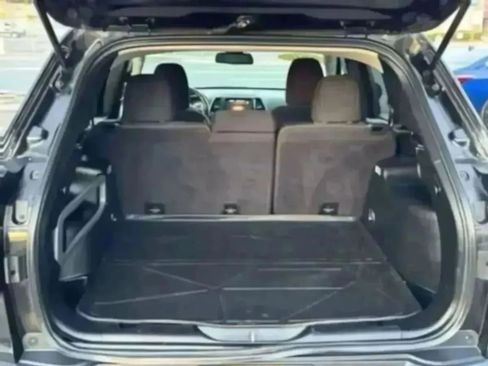 Used 2016 Jeep Cherokee Latitude FWD image 40