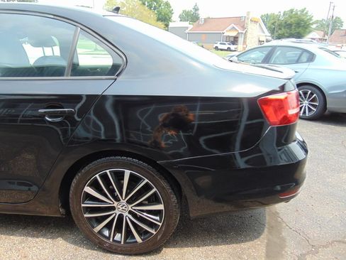 Used 2016 Volkswagen Jetta Sport FWD image 13