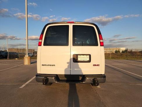 Used 2024 GMC Savana 2500 w/ Driver Convenience Package image 6