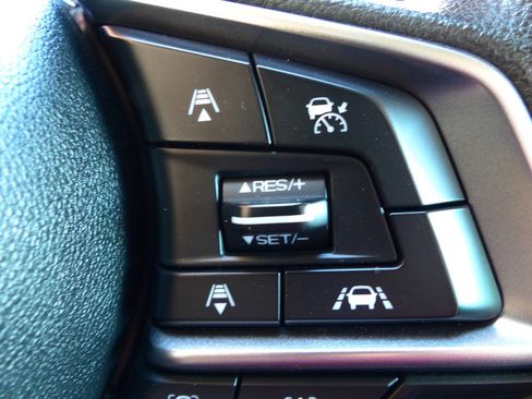 Used 2021 Subaru Impreza 2.0i Premium image 25