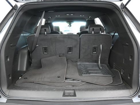 Used 2023 Chevrolet Traverse LT FWD image 35