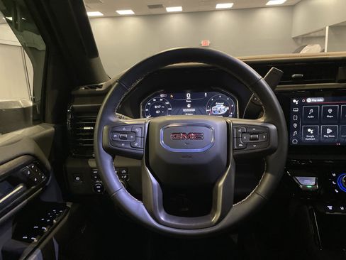 Used 2025 GMC Sierra 2500 AT4 w/ AT4 Premium Plus Package image 19