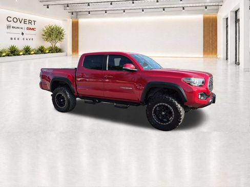 Used 2020 Toyota Tacoma TRD Off-Road w/ Technology Package AWD/4WD image 15