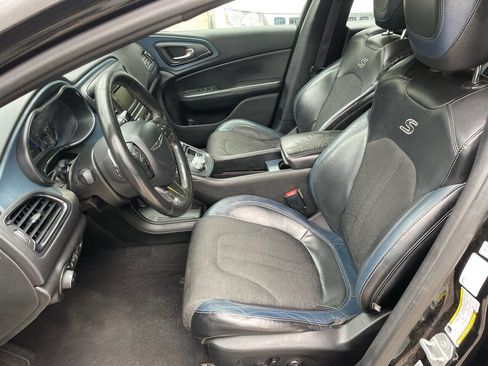 Used 2015 Chrysler 200 S w/ Comfort Group FWD image 8