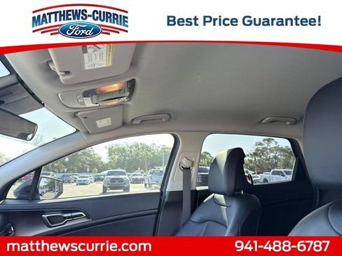 Used 2024 Kia Sportage EX image 11