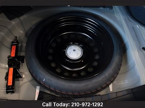 Used 2025 Nissan Sentra SR w/ SR Premium Package image 12