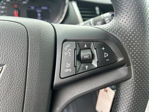 Used 2020 Chevrolet Trax LT FWD image 22