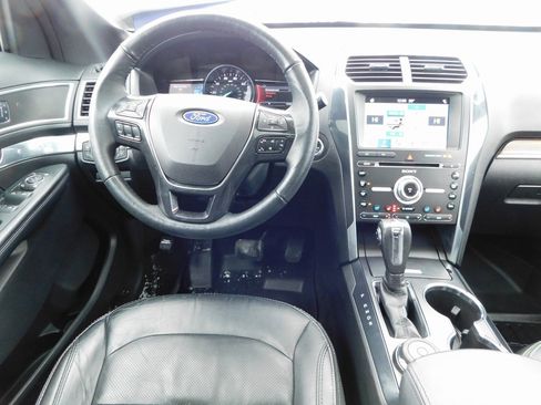 Used 2018 Ford Explorer Limited image 17