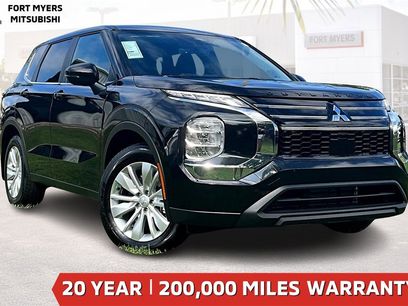 New 2025 Mitsubishi Outlander ES