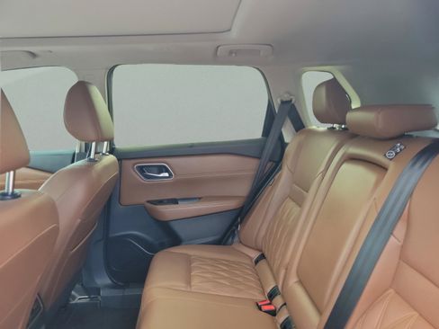 Certified 2024 Nissan Rogue Platinum w/ Platinum Premium Package FWD image 26
