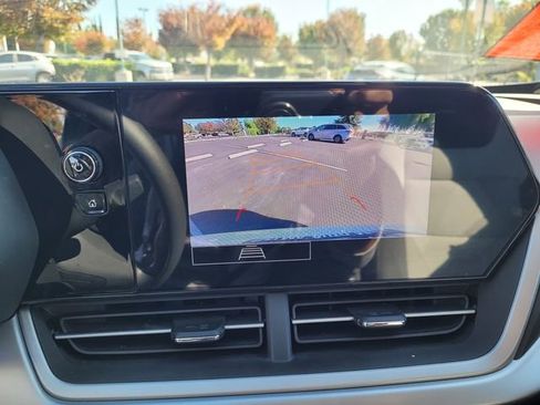 Used 2024 Chevrolet Trax LS image 17