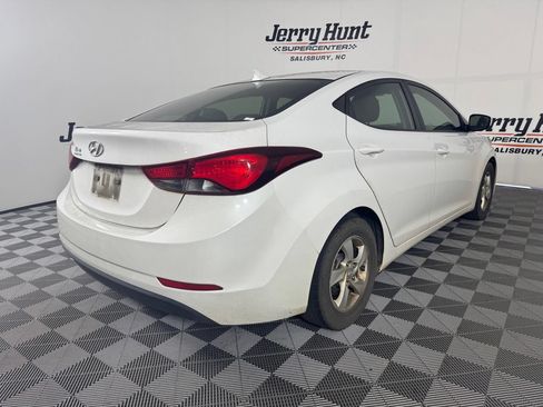Used 2015 Hyundai Elantra SE FWD image 7