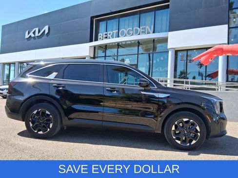 Used 2024 Kia Sorento S w/ Panoramic Sunroof Package FWD image 4