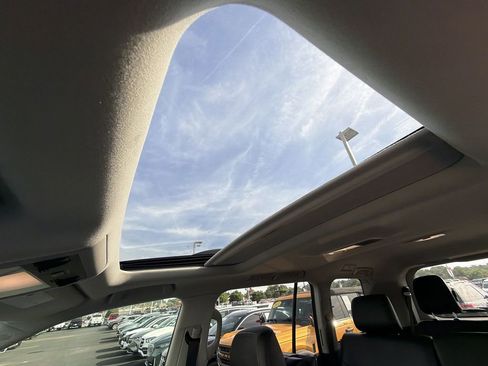 Used 2016 Toyota Land Cruiser AWD/4WD image 28