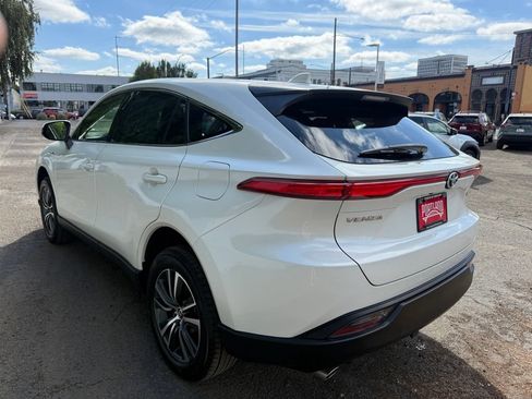 Used 2021 Toyota Venza LE AWD/4WD image 5
