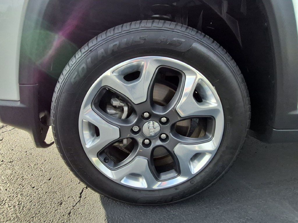 Used 2018 Jeep Compass Limited w/ Navigation Group AWD/4WD image 9