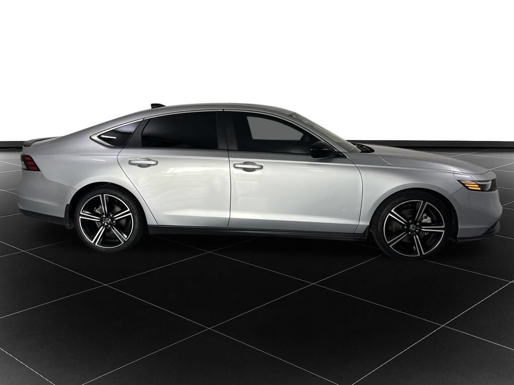 Used 2025 Honda Accord Sport image 6