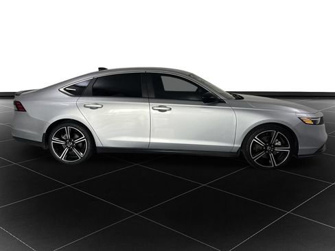 Used 2025 Honda Accord Sport image 6