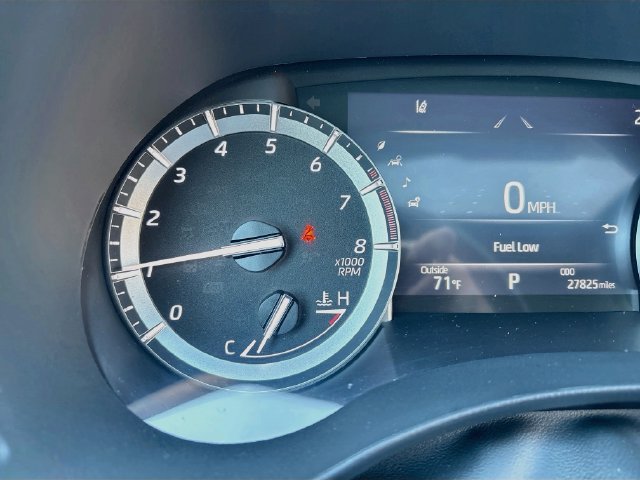 Used 2022 Toyota Highlander XLE AWD/4WD image 13