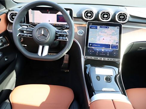 Used 2025 Mercedes-Benz C 300 4MATIC Sedan image 39