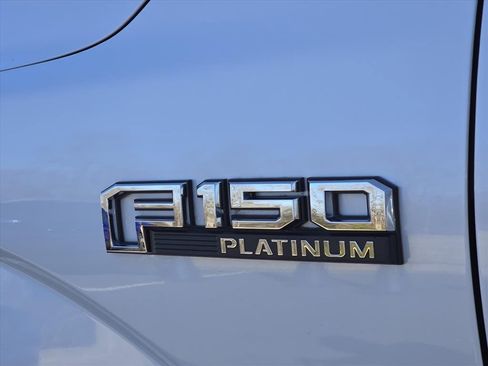 Used 2018 Ford F150 Platinum w/ Equipment Group 701A Luxury image 14