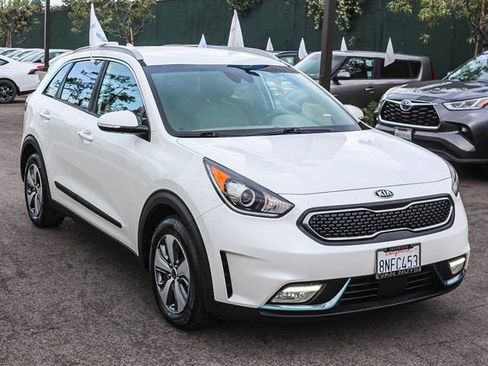 Used 2019 Kia Niro EX image 3
