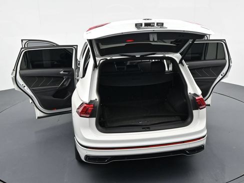 Used 2024 Volkswagen Tiguan SE R-Line w/ MDO Package, Two-Row AWD/4WD image 16