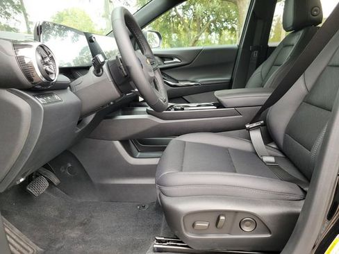 New 2026 Chevrolet Equinox LT w/ Convenience Package II image 14