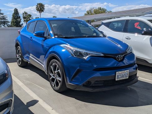 Used 2018 Toyota C-HR XLE image 2