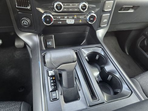 Used 2024 Ford F150 XLT w/ XLT Black Appearance Package RWD image 18