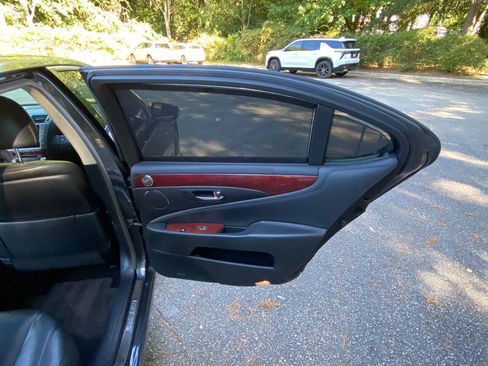Used 2011 Lexus LS 460 L w/ Luxury Pkg RWD image 49