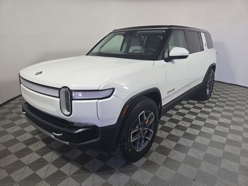 Used 2023 Rivian R1S Adventure AWD/4WD image 35