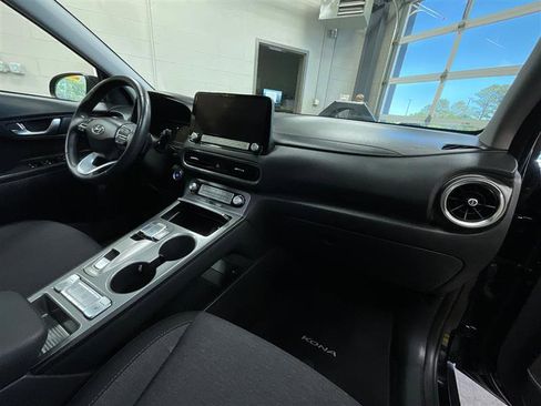 Used 2023 Hyundai Kona SEL FWD image 30