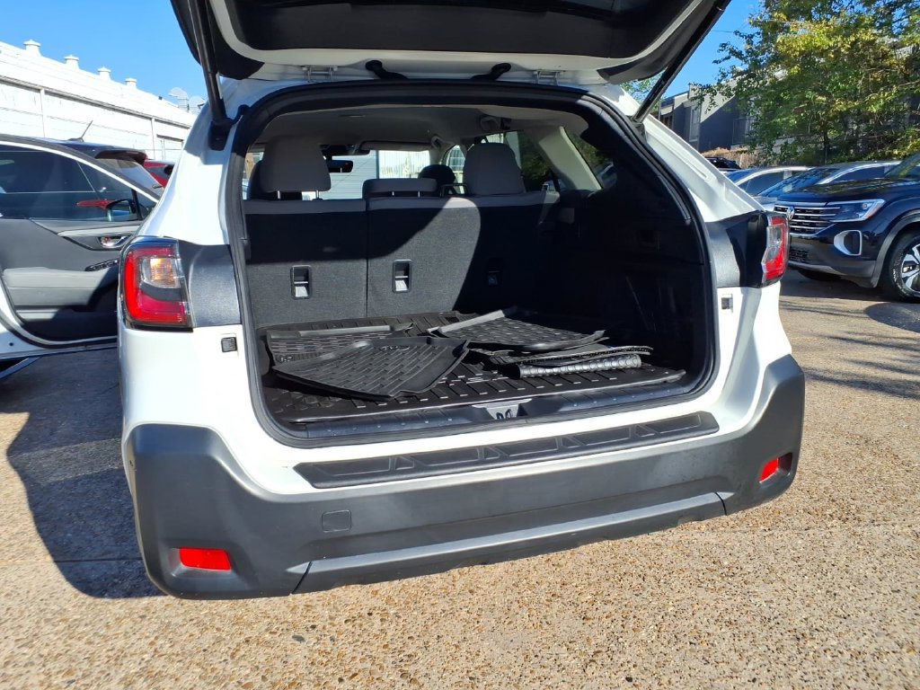 Used 2023 Subaru Outback Premium AWD/4WD image 21