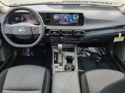Certified 2026 Nissan Sentra SV w/ SV Convenience Package FWD image 14
