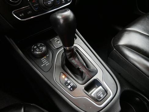 Certified 2022 Jeep Cherokee Trailhawk w/ Comfort/Convenience Group image 37