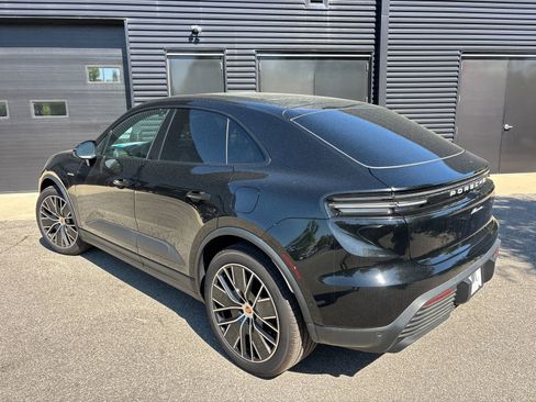 Used 2025 Porsche Macan Electric RWD image 5