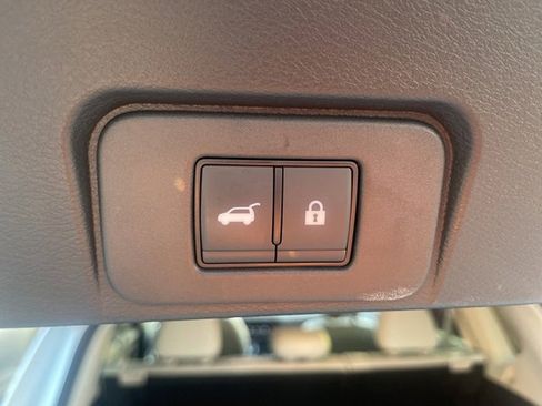 Used 2024 Nissan Rogue SV w/ SV Premium Package image 20