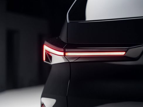 Used 2023 BMW XM image 29