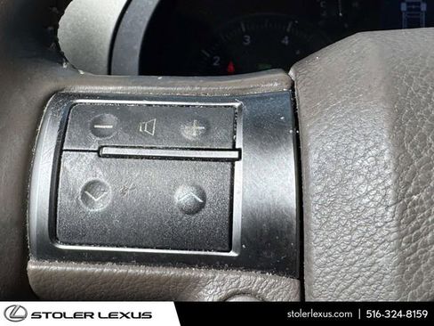 Used 2017 Lexus GX 460 Premium w/ Premium Package image 24